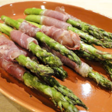 Roasted proscuitto-wrapped asparagus | Something New For Dinner