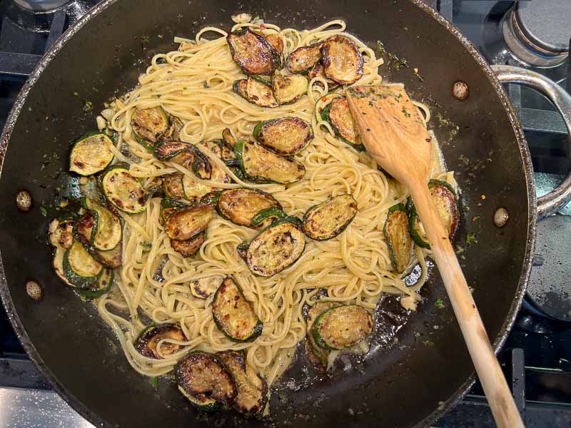 Lemon spaghetti with zucchini and mint | Something New For Dinner